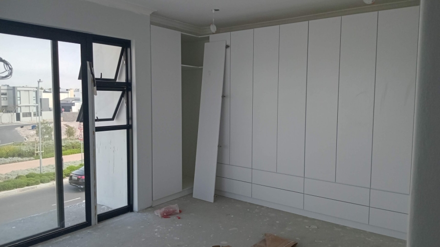 5 Bedroom Property for Sale in Sandown Western Cape